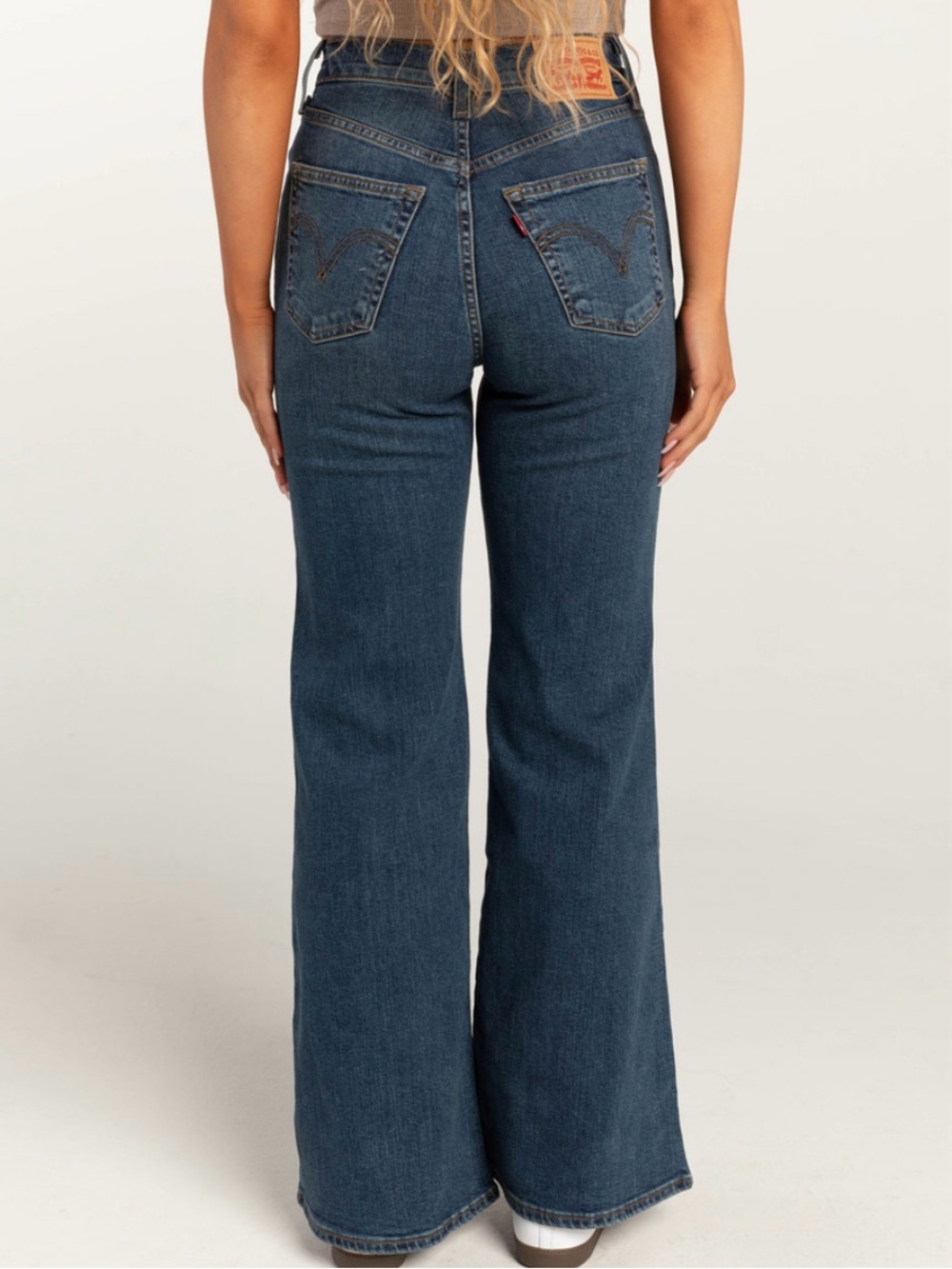 Levi’s Ribcage Bell jeans in Vintage Med. size 26 - Picture 2 of 7